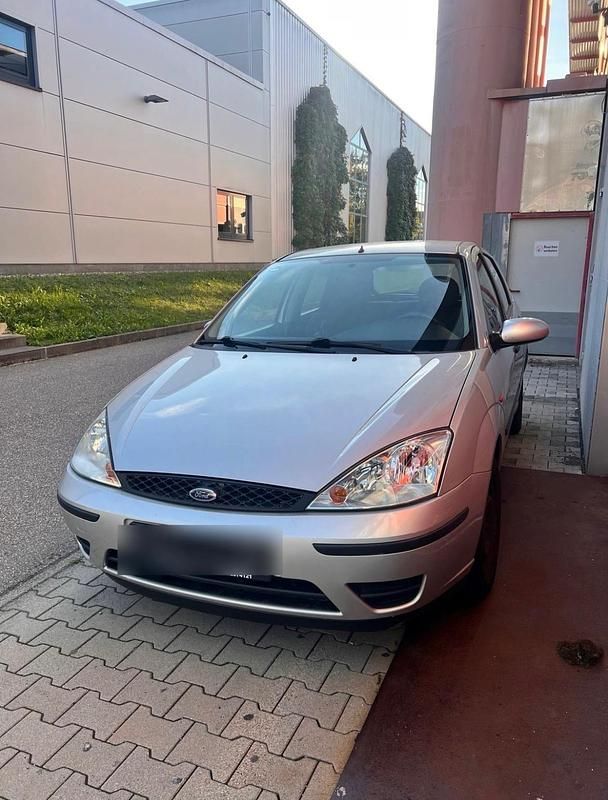 Gebraucht Ford Focus Ghia 100 PS (73 kW) 2001 Grau Kleinwagen