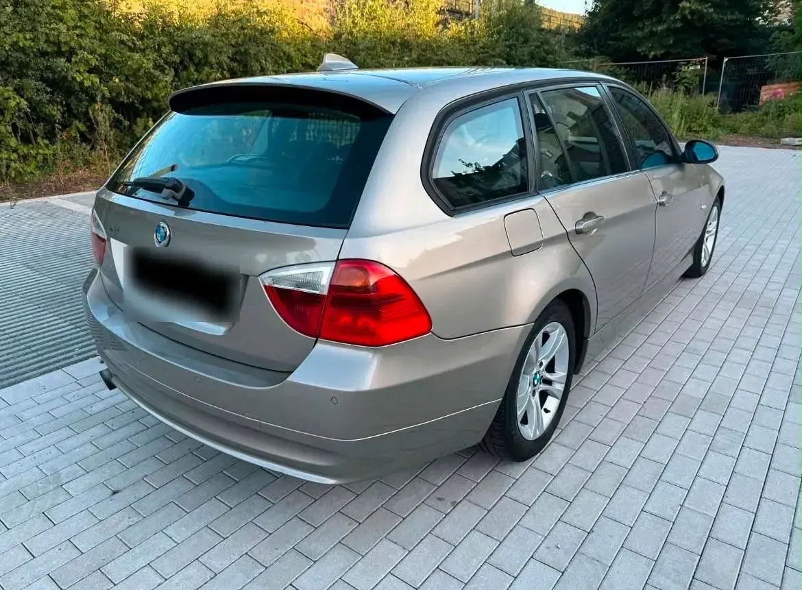 Gebraucht BMW 320 177 PS (130 kW) 2007 Andere farben Kombi