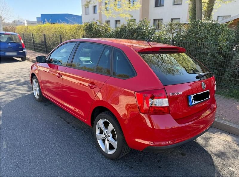 Gebraucht Skoda Rapid 90 PS (66 kW) 2013 Rot Kleinwagen