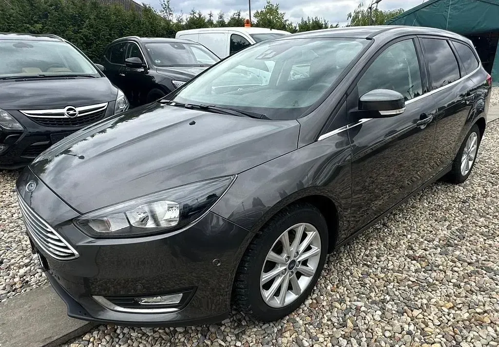 Używany Ford Focus Titanium 125 KM (91 kW) 2017 Szary Sedan/Limuzyna