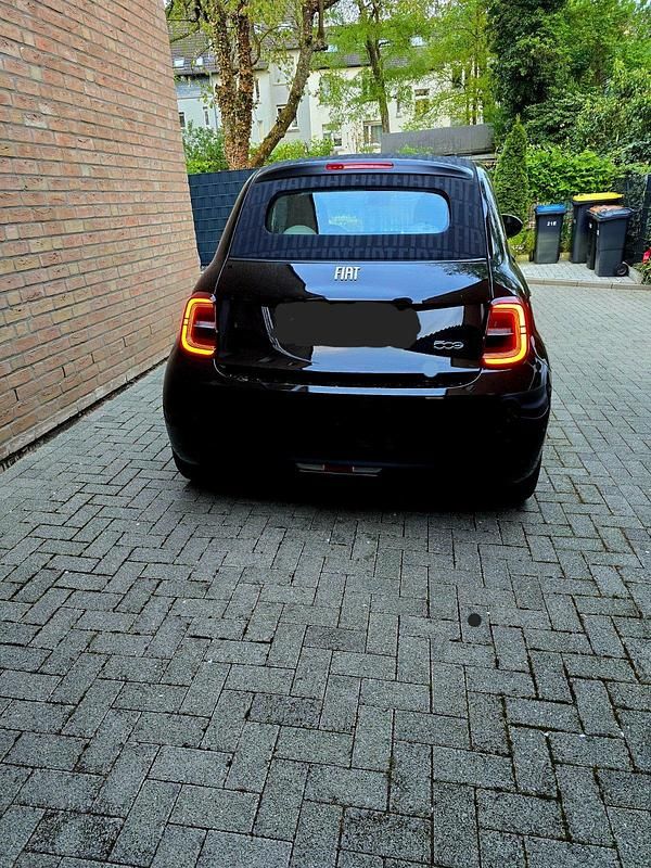 Gebraucht Fiat 500e 63 kW (87 PS) 2022 Schwarz Cabrio
