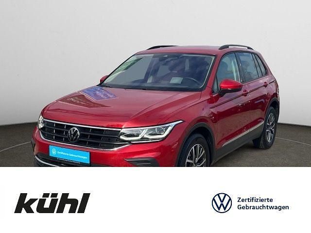Kings red metallic Gebraucht 2023 VW Tiguan Life SUV | 31.290 € (Etwas zu teuer) - Bild 1/4