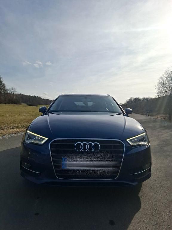 Gebraucht Audi A3 Ambition 122 PS (89 kW) 2014 Blau Limousine