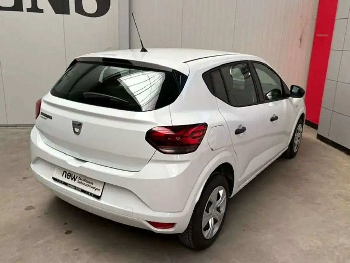 Gebraucht Dacia Sandero Essentiel 67 PS (49 kW) 2022 Arktisweiss Limousine