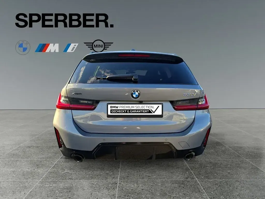 Gebraucht BMW 330 M Sport 258 PS (189 kW) 2025 Grau Limousine