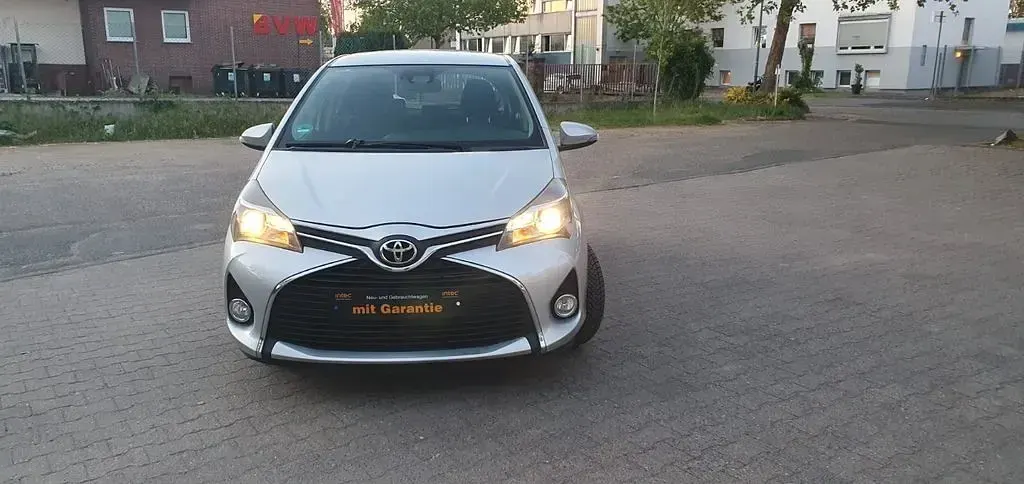 Gebraucht Toyota Yaris Edition-S 99 PS (72 kW) 2016 Silber Limousine