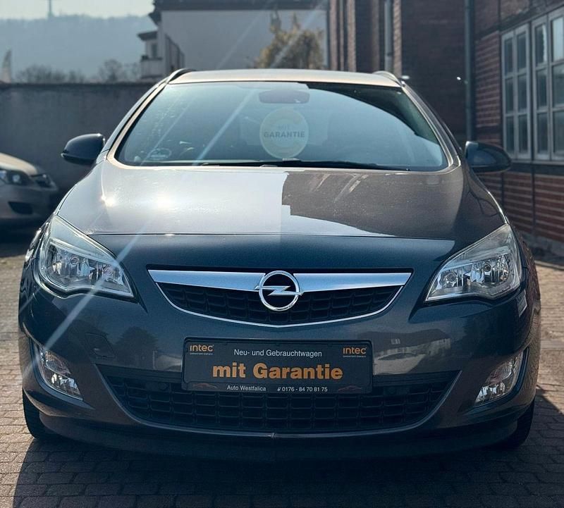 Gebraucht Opel Astra 140 PS (102 kW) 2011 Grau Kombi
