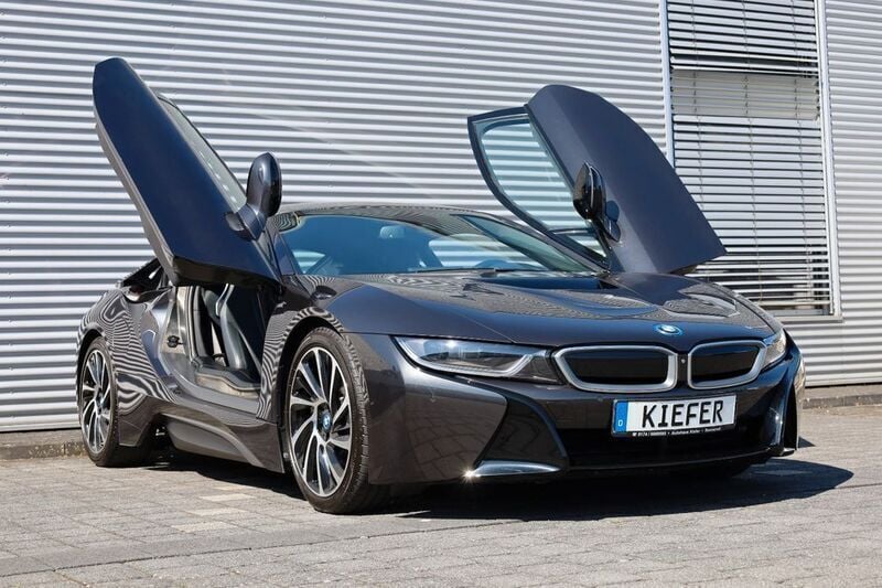 Grau Gebraucht 2017 BMW i8 Performance Coupé | 62.950 € (Guter Preis) - Bild 1/4