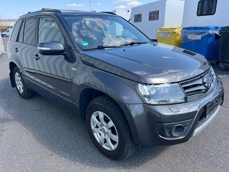 Gebraucht Suzuki Vitara 129 PS (94 kW) 2014 Grau SUV