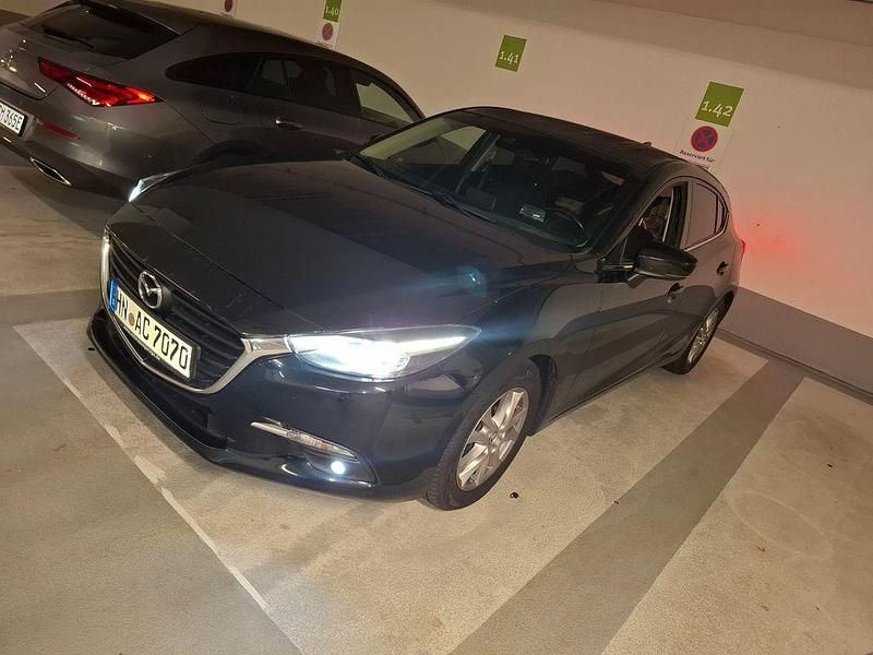 Schwarz Gebraucht 2017 Mazda 3 Limousine | 7.500 € (Superpreis) - Bild 1/4