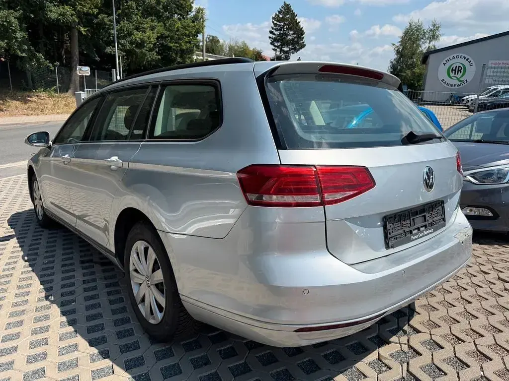 Gebraucht VW Passat Trendline 150 PS (110 kW) 2016 Silber Kombi