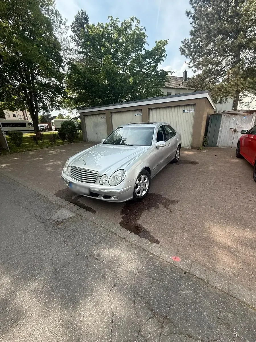 Occasion Mercedes E240 2004 Argent Berline