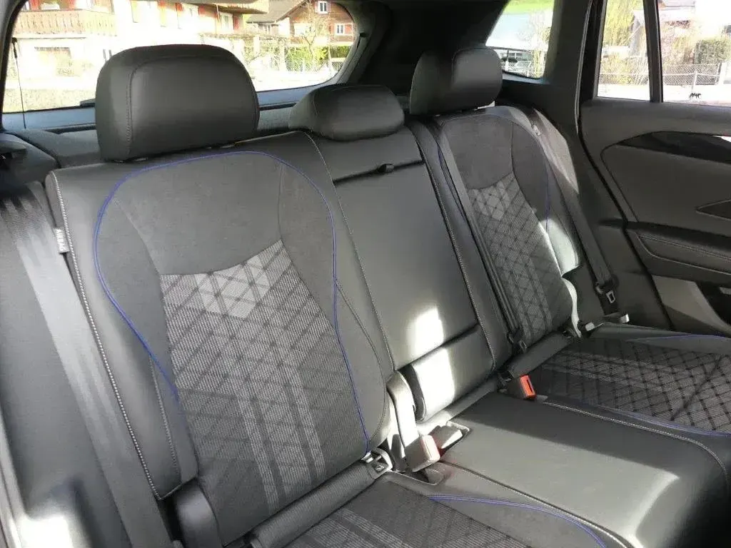 Neu VW Tiguan R-line 193 PS (141 kW) 2026 Schwarz SUV