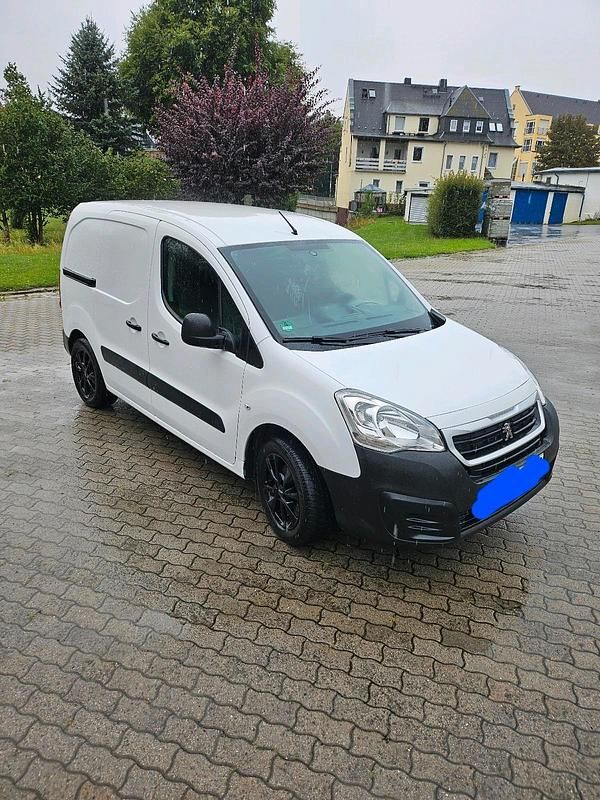 Gebraucht Peugeot Partner 95 PS (69 kW) 2018 Weiß Van / Kleinbus
