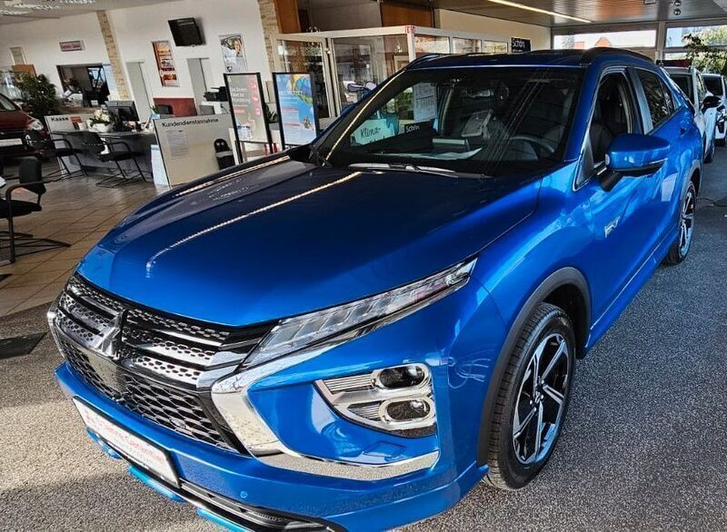 Blau Neu 2024 Mitsubishi Eclipse Cross Select SUV | 34.990 € - Bild 1/4