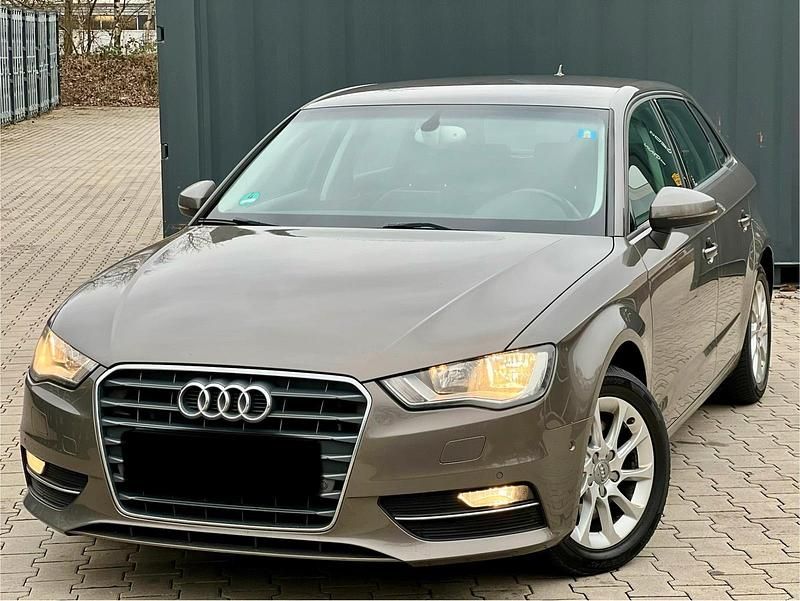 Gebraucht Audi A3 Attraction 184 PS (135 kW) 2014 Braun Limousine