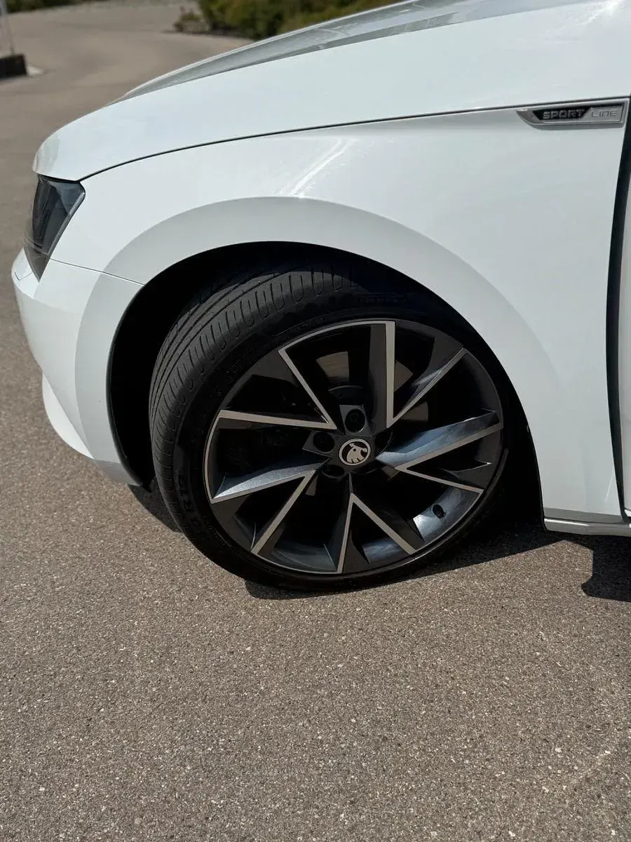 Gebraucht Skoda Superb SportLine 190 PS (139 kW) 2017 Weiß Kombi