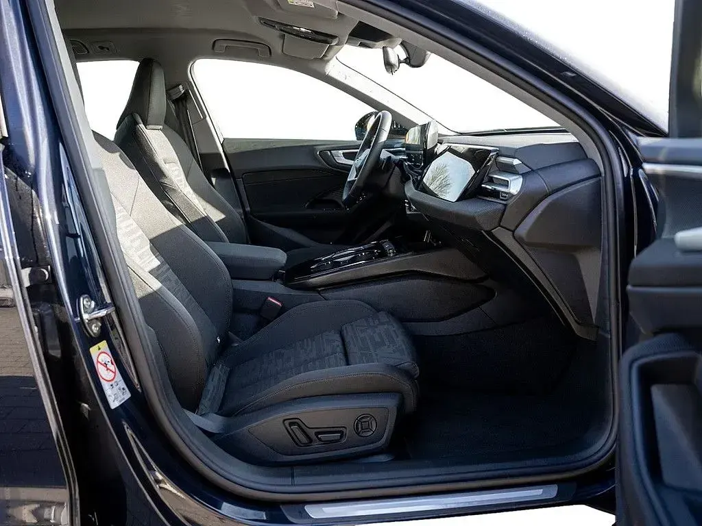 Gebraucht Audi A5 Sport 204 PS (150 kW) 2025 Firmamentblau metallic Kombi