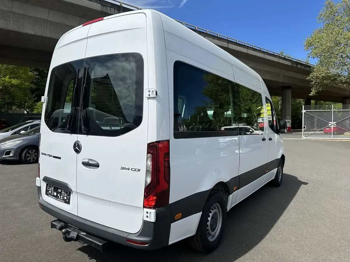 Gebraucht Mercedes Sprinter 143 PS (105 kW) 2020 Arktikweiss Van