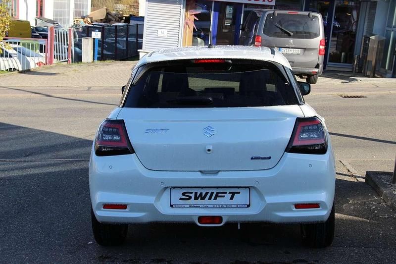 Neu Suzuki Swift Comfort+ 83 PS (61 kW) 2026 Weiß Kleinwagen