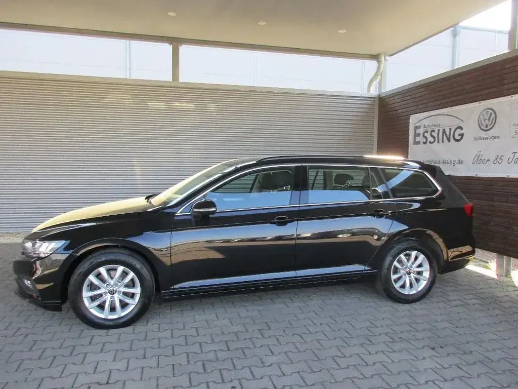 Gebraucht VW Passat Business 150 PS (110 kW) 2022 Schwarz Kombi