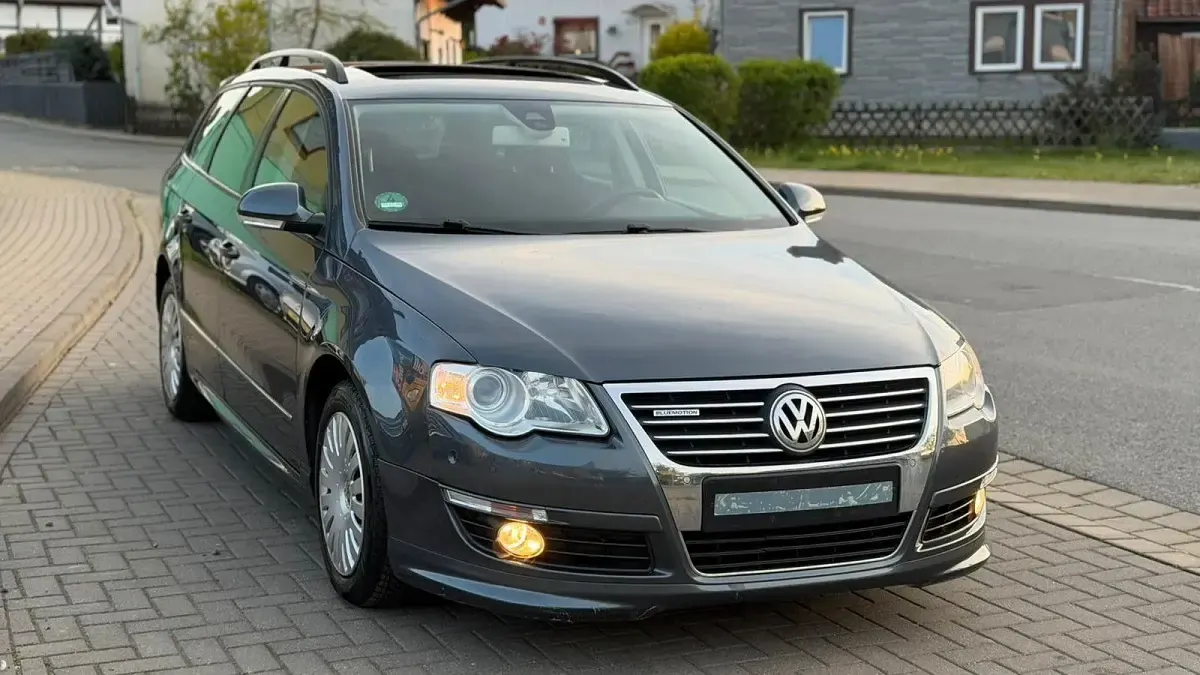 Gebraucht VW Passat 105 PS (77 kW) 2010 Grau Kombi