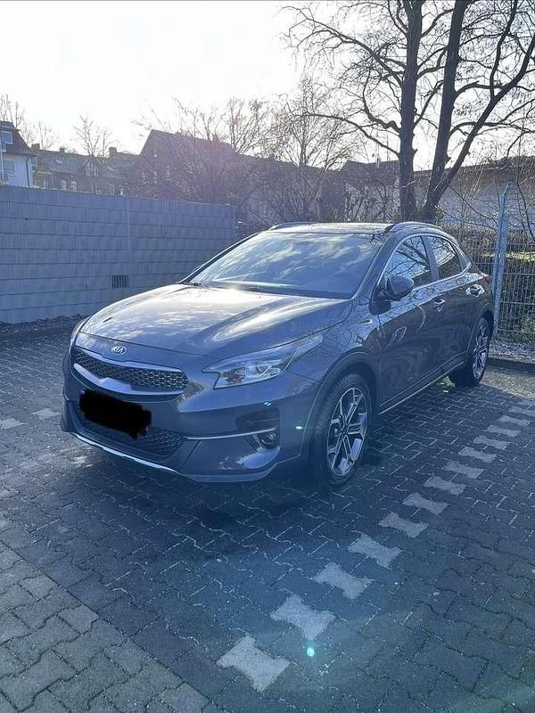 Grau Gebraucht 2019 Kia XCeed Spirit SUV | 16.500 € (Fairer Preis) - Bild 1/4