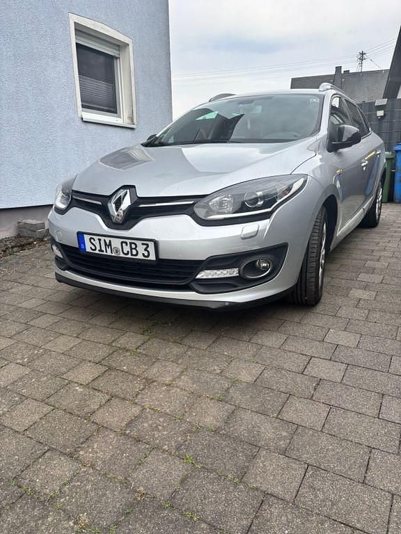 Silber Gebraucht 2014 Renault Mégane III LIMITED Limousine | 4.990 € (Guter Preis) - Bild 1/4