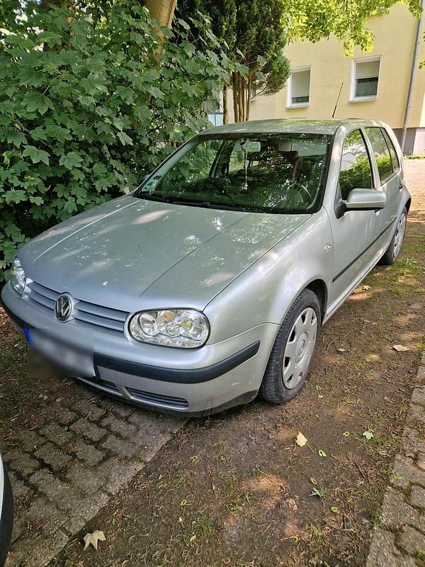 Silber Gebraucht 2003 VW Golf IV Limousine | 1.000 € (Superpreis) - Bild 1/4