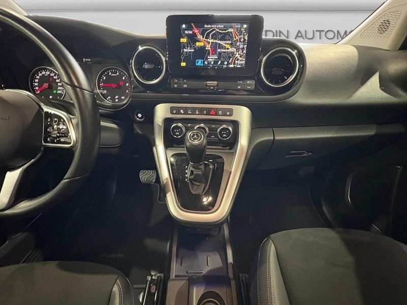 Gebraucht Mercedes T180 Advantage 96 PS (70 kW) 2024 Rot Van / Kleinbus