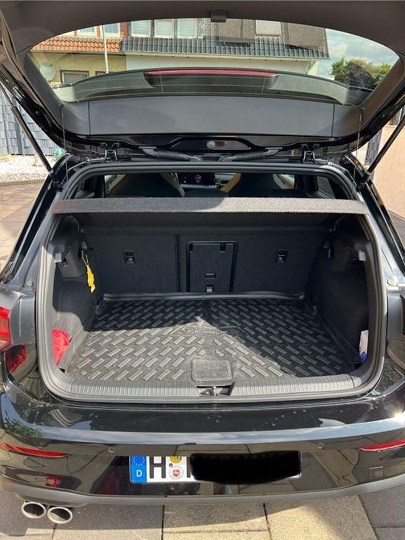 Gebraucht VW Golf VIII GTD 200 PS (147 kW) 2024 Schwarz Limousine