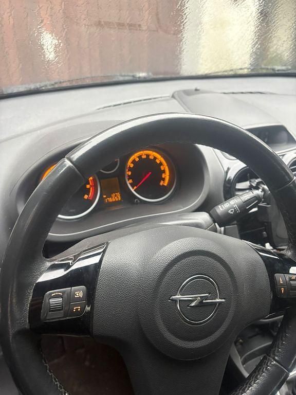 Gebraucht Opel Corsa Selection 69 PS (50 kW) 2010 Beige Kleinwagen