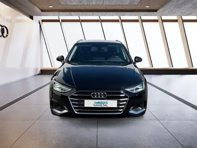 Gebraucht Audi A4 Advanced Plus 163 PS (119 kW) 2023 Brillantschwarz Kombi