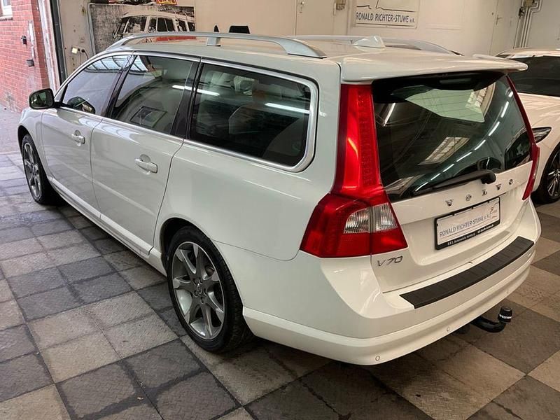Gebraucht Volvo V70 Summum 231 PS (169 kW) 2010 Weiß Kombi