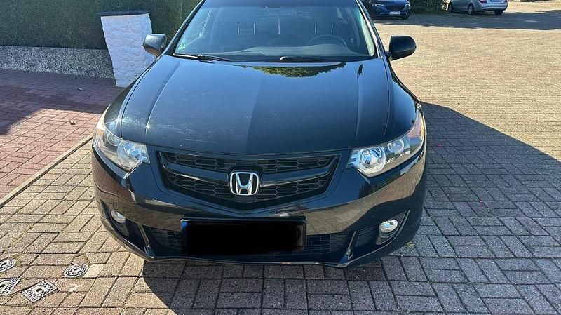Schwarz Gebraucht 2011 Honda Accord Elegance Limousine | 10.500 € (Teuer) - Bild 1/4