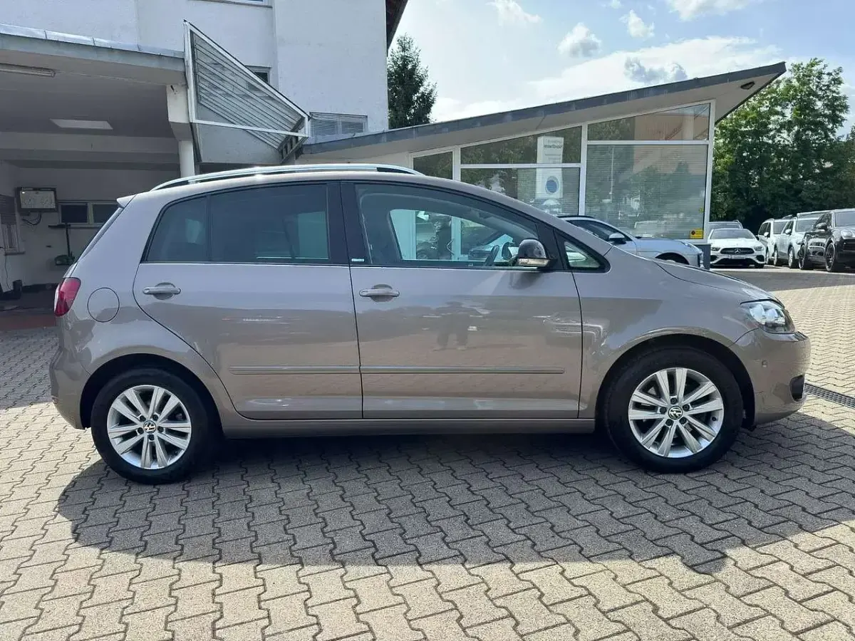 Gebraucht VW Golf Plus Style 122 PS (89 kW) 2011 Kaschmirbraun Van / Kleinbus