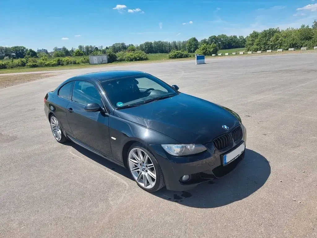 Gebraucht BMW 320 M Sport 177 PS (130 kW) 2009 Schwarz Coupé