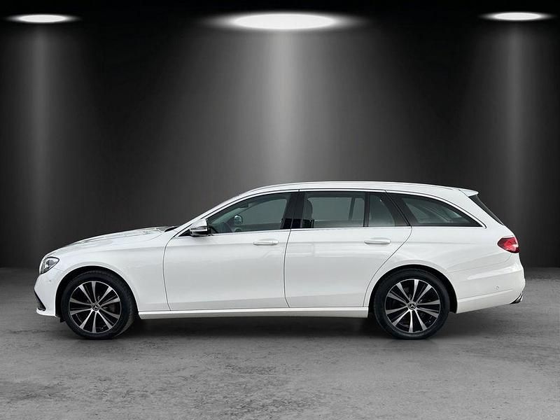 Gebraucht Mercedes E300 211 PS (155 kW) 2022 Weiß Limousine