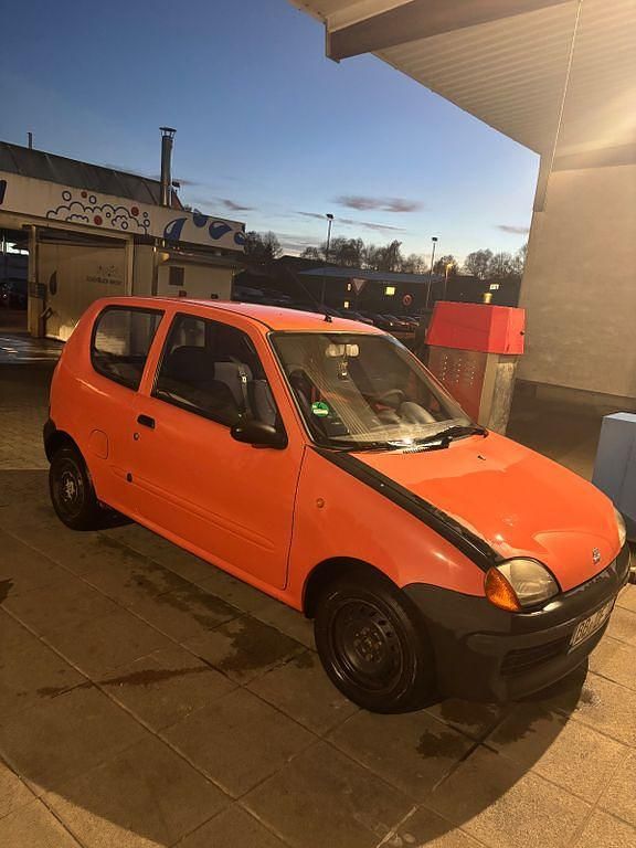 Rot Gebraucht 1999 Fiat Seicento S Kleinwagen | 1.000 € (Fairer Preis) - Bild 1/4