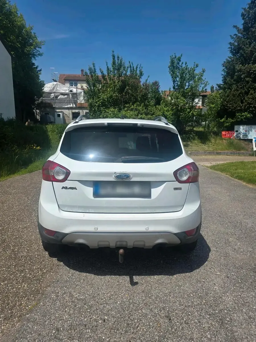 Gebraucht Ford Kuga 131 PS (96 kW) 2009 Weiß SUV
