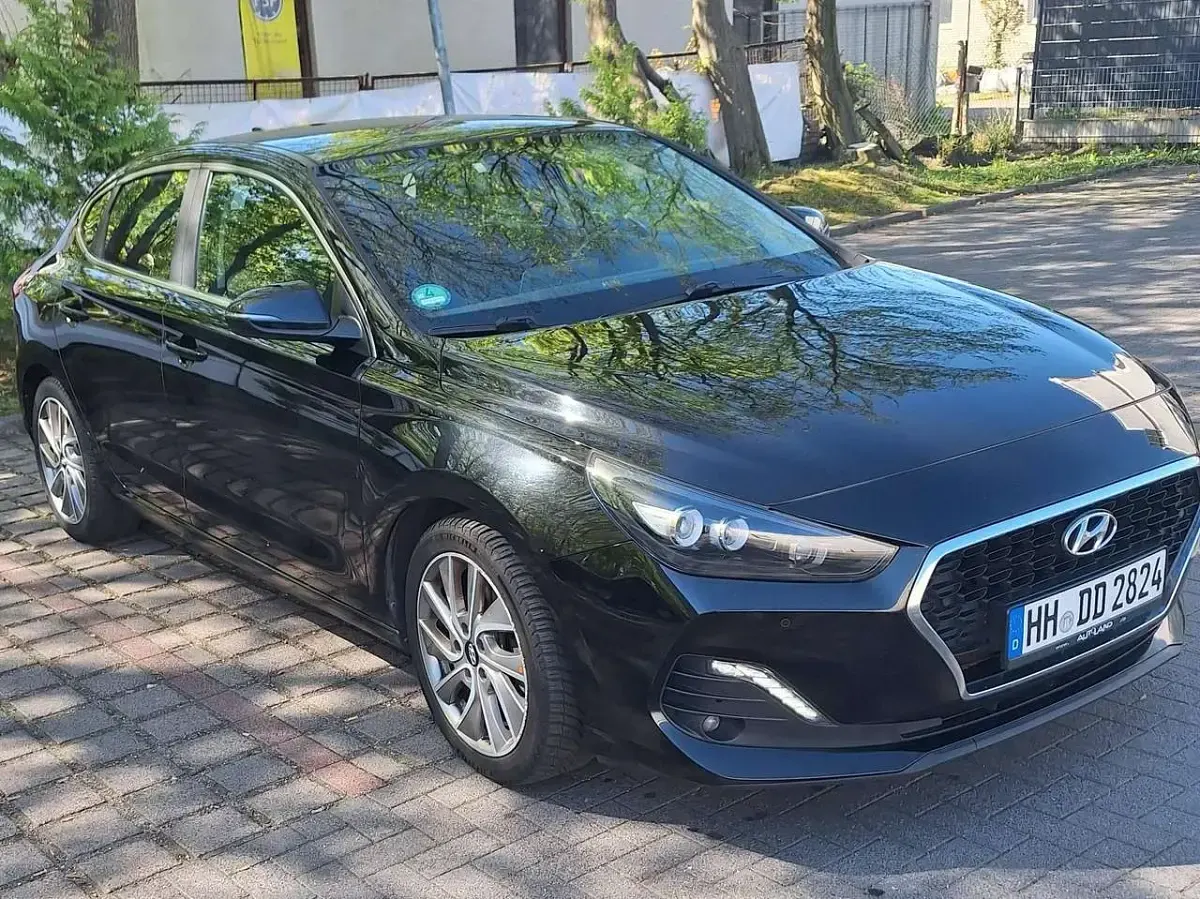 Gebraucht Hyundai i30 Style 140 PS (102 kW) 2020 Schwarz Coupé