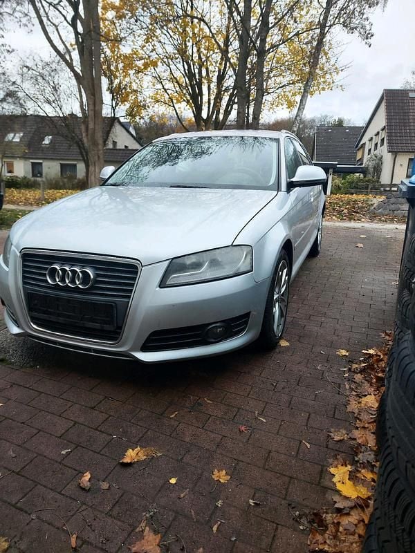 Silber Gebraucht 2010 Audi A3 Ambition Kleinwagen | 4.000 € (Fairer Preis) - Bild 1/4