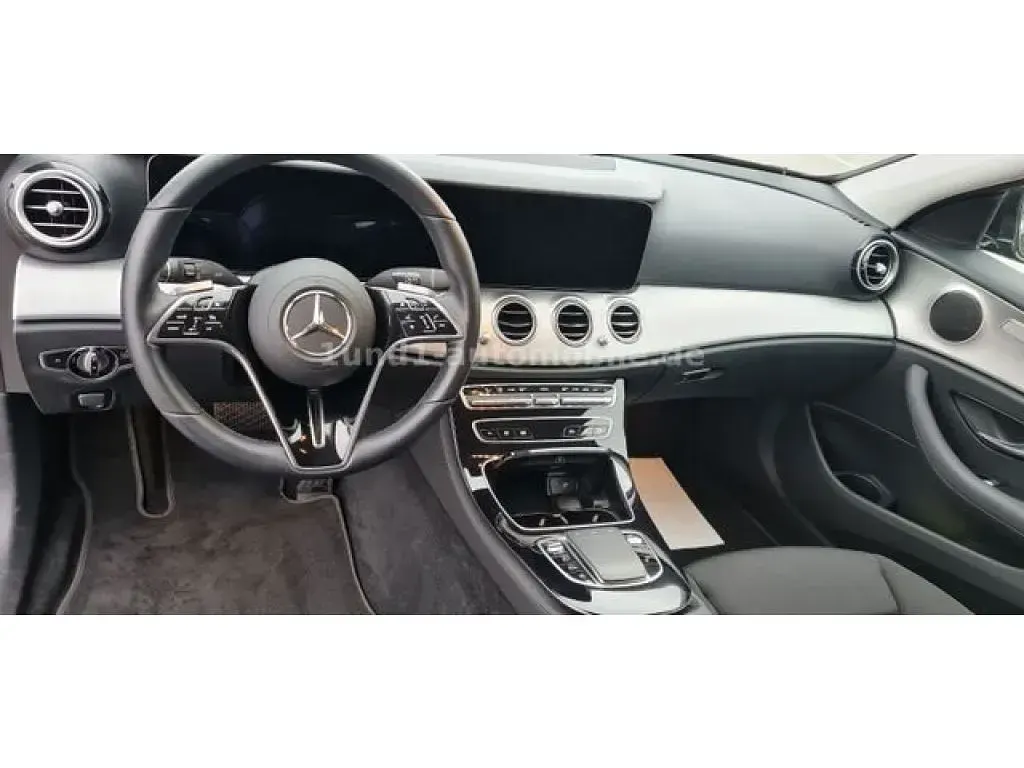 Gebraucht Mercedes E400 Avantgarde 330 PS (242 kW) 2021 Schwarz Kombi