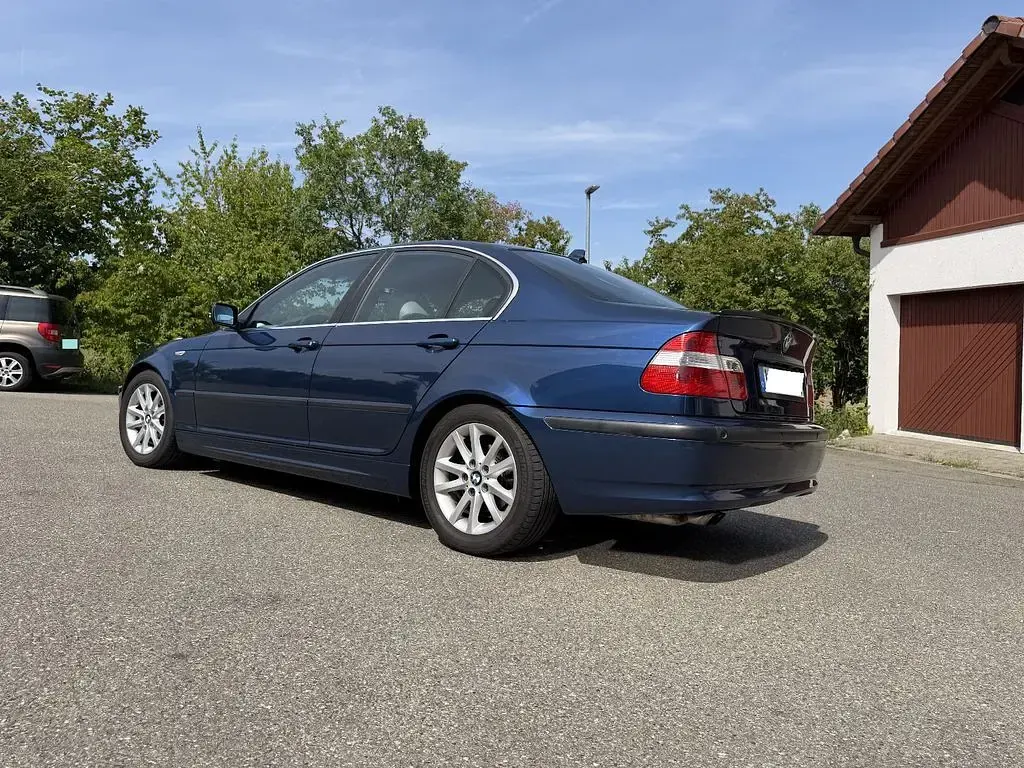 Gebraucht BMW 320 Exclusive 170 PS (125 kW) 2003 Blau Limousine