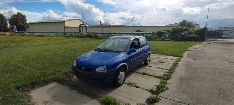 Blau Gebraucht 2000 Opel Corsa Kleinwagen | 500 € (Guter Preis) - Bild 1/4