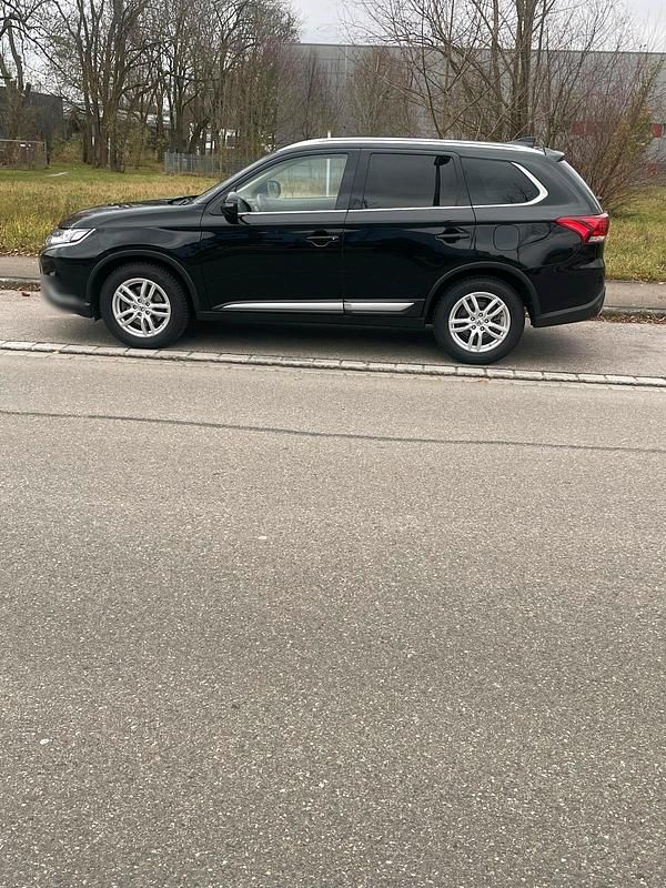 Gebraucht Mitsubishi Outlander 150 PS (110 kW) 2019 Schwarz SUV