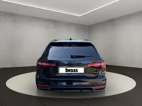 Gebraucht Audi A4 S-Line 204 PS (150 kW) 2024 Mythosschwarz metallic Kombi