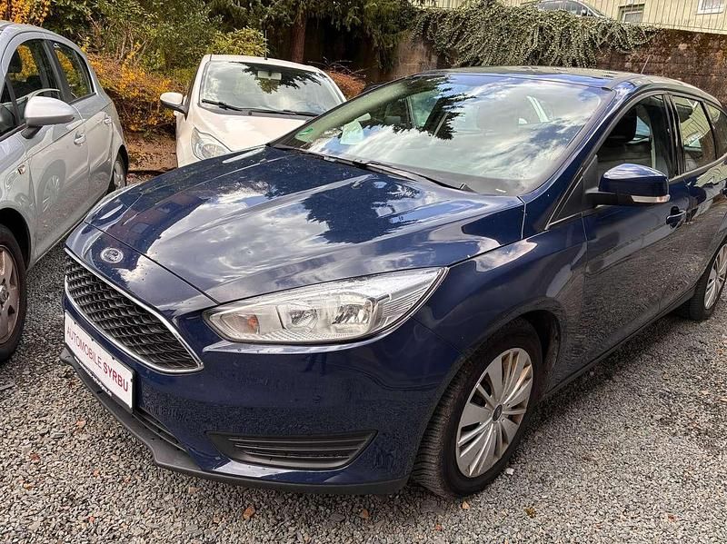 Gebraucht Ford Focus Trend 101 PS (74 kW) 2017 Blau Kombi