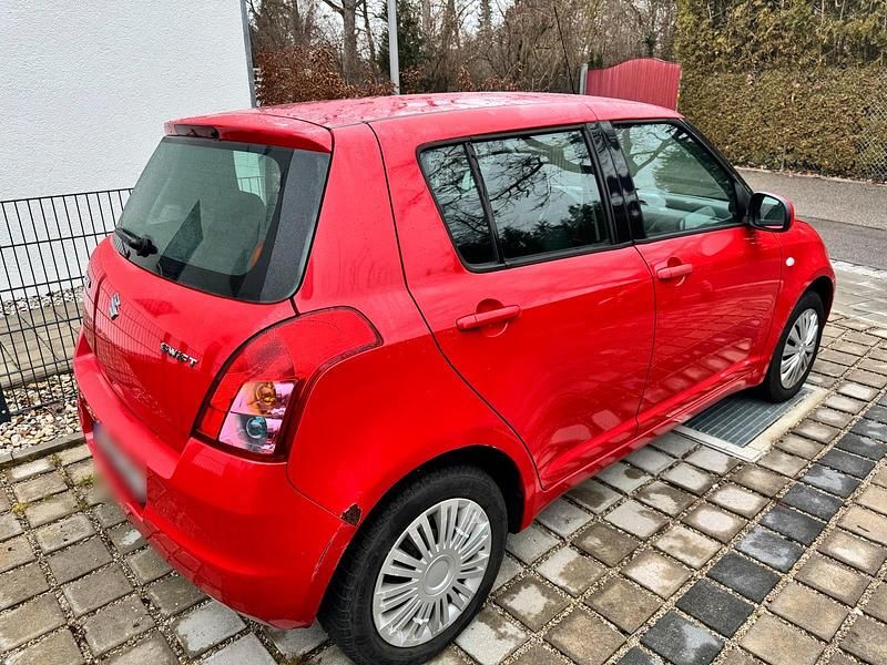 Gebraucht Suzuki Swift 93 PS (68 kW) 2009 Rot Kleinwagen