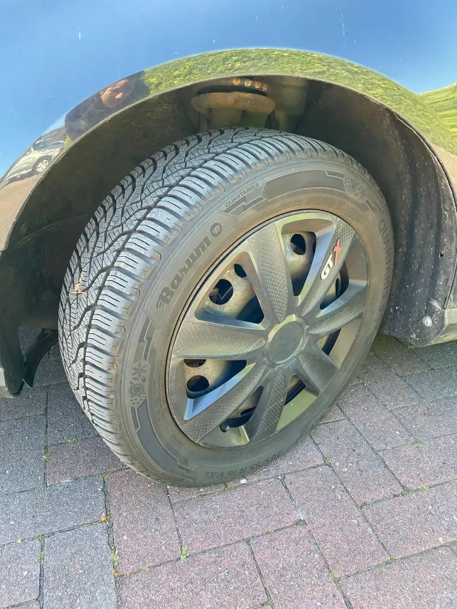 Second-hand VW Passat 140 CP (102 kW) 2009 Negru Break